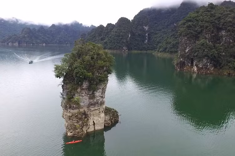 na hang tuyen quang khai truong cong du lich hinh 1