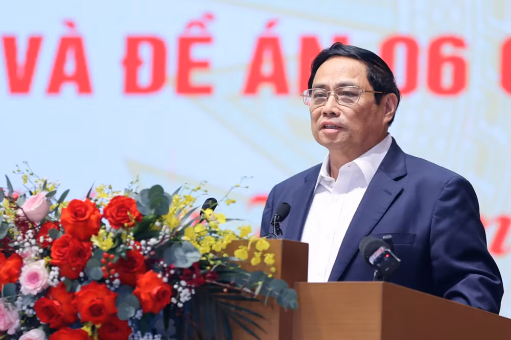 thu tuong pham minh chinh day manh lam giau thong tin tich hop cac tien ich thiet yeu len ung dung vneid hinh 1
