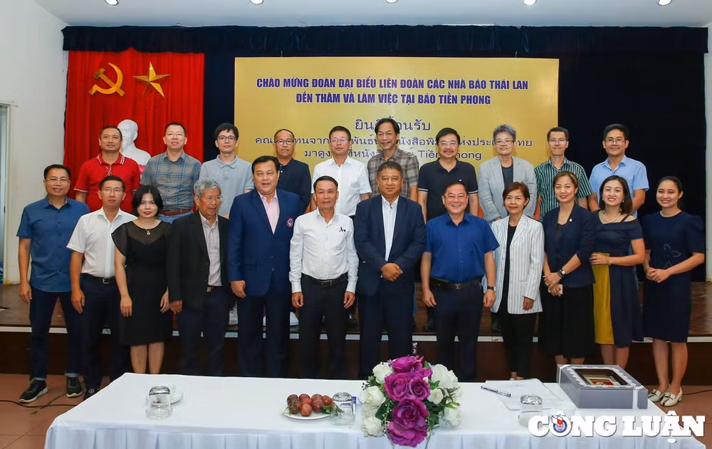 lien doan cac nha bao thai lan tham va lam viec tai bao tien phong hinh 4