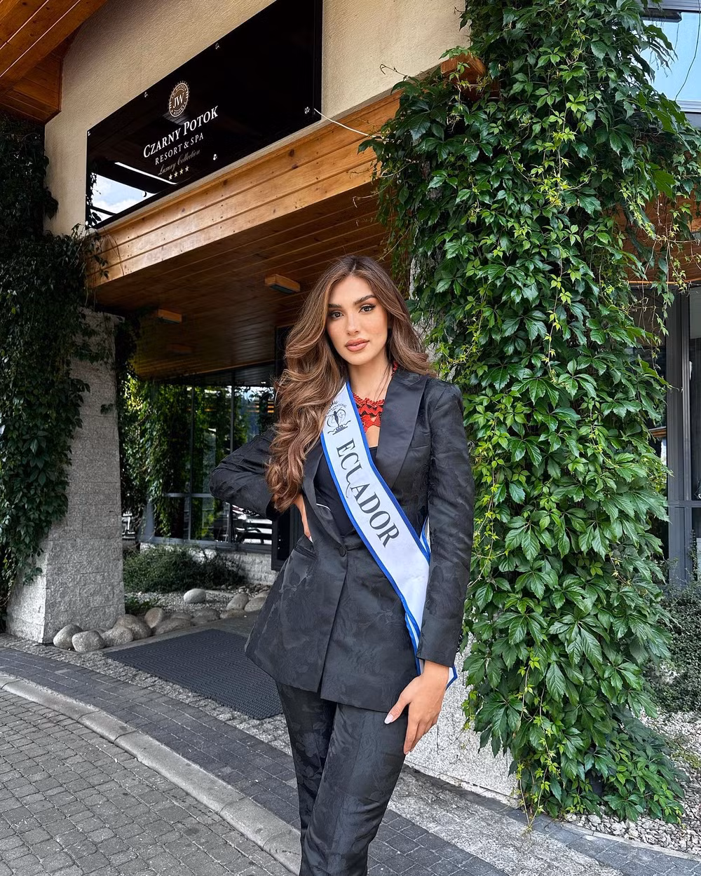 andrea aguilera tan hoa hau sieu quoc gia 2023 mo lam bac si de cuu nguoi hinh 4