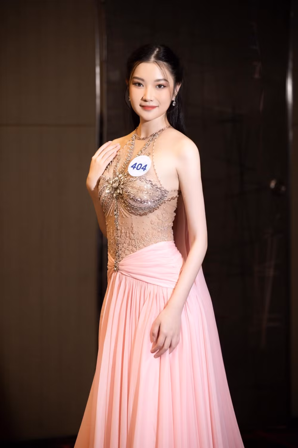 nhung nguoi dep so huu vong eo sieu nho tai hoa hau the gioi viet nam 2023 hinh 4