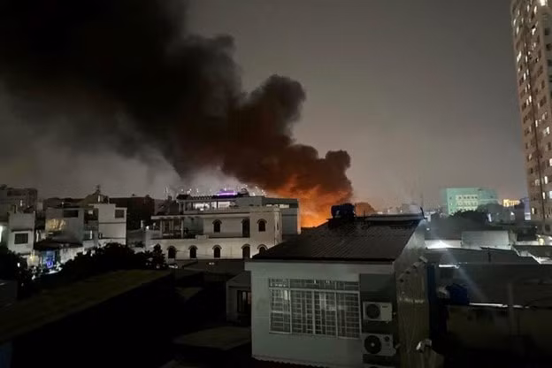 kho vai vun o tp ho chi minh boc chay du doi trong dem hinh 2