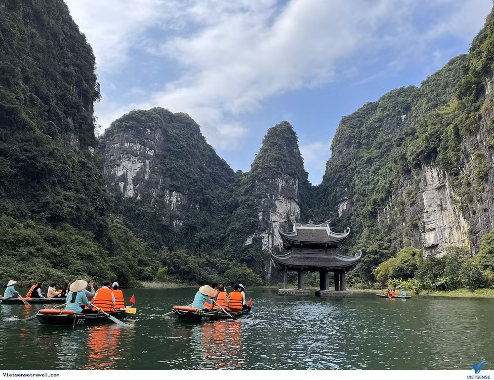 muon but pha du lich viet nam phai biet ke cau chuyen cua chinh minh hinh 2