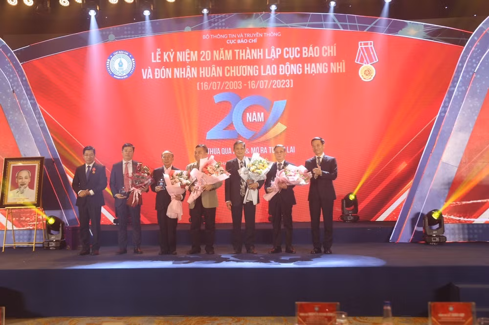 cuc bao chi ky niem 20 nam thanh lap va don nhan huan chuong lao dong hang nhi hinh 4