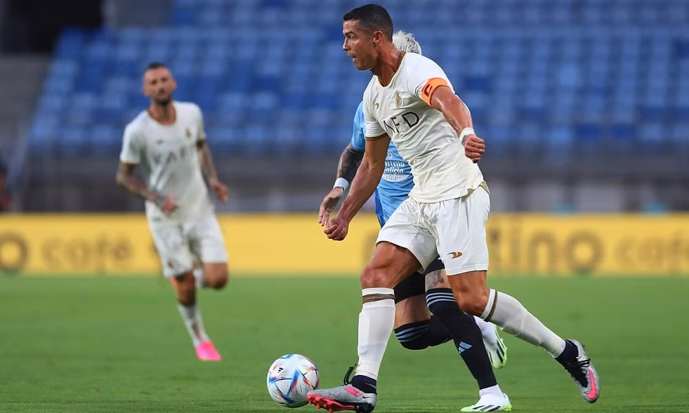 ronaldo tro lai al nassr van thua dam 0 5 truoc dai dien la liga hinh 1