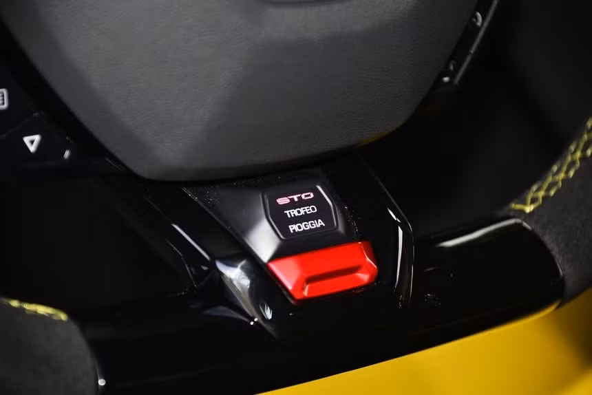 sieu xe lamborghini huracan sto duoc rao ban voi gia hon nua trieu usd hinh 12