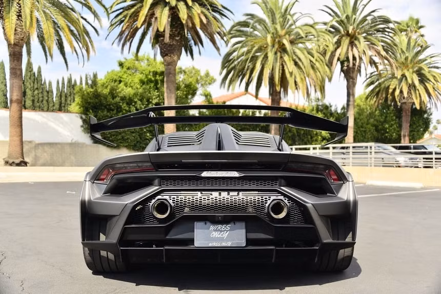 sieu xe lamborghini huracan sto duoc rao ban voi gia hon nua trieu usd hinh 11