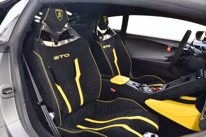sieu xe lamborghini huracan sto duoc rao ban voi gia hon nua trieu usd hinh 8