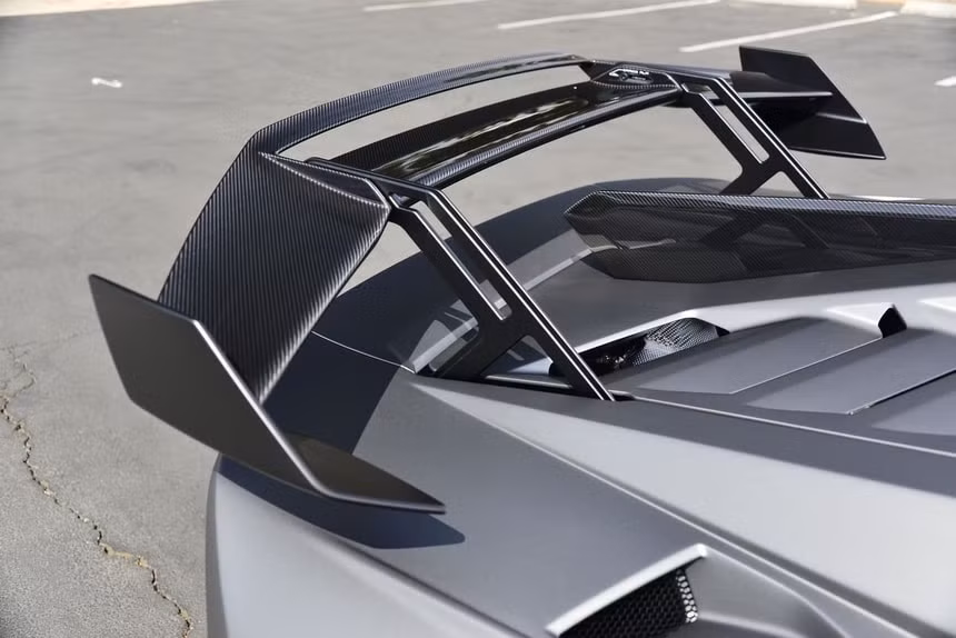 sieu xe lamborghini huracan sto duoc rao ban voi gia hon nua trieu usd hinh 6