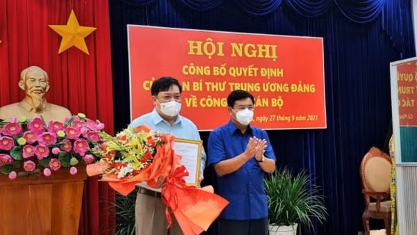 ong pham thanh ngai giu chuc pho bi thu tinh uy ca mau hinh 1