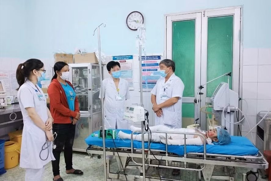 tuyen quang bo do xang dot ca nha 2 con gai nho tu vong thuong tam hinh 1