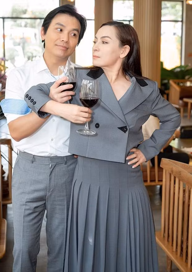 ca si phi nhung va nhung bien co doi tu tham dam nuoc mat hinh 2