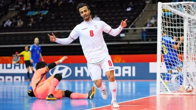 danh bai tuyen futsal iran kazakhstan vao ban ket world cup futsal 2021 hinh 1