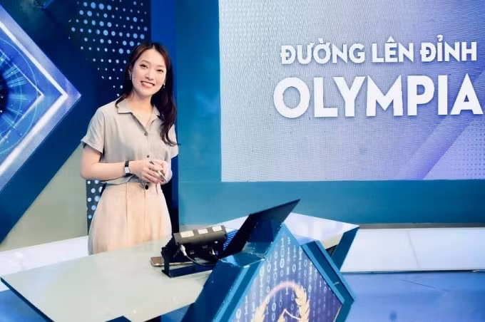 khanh vy tro thanh mc chinh thuc cua duong len dinh olympia hinh 2