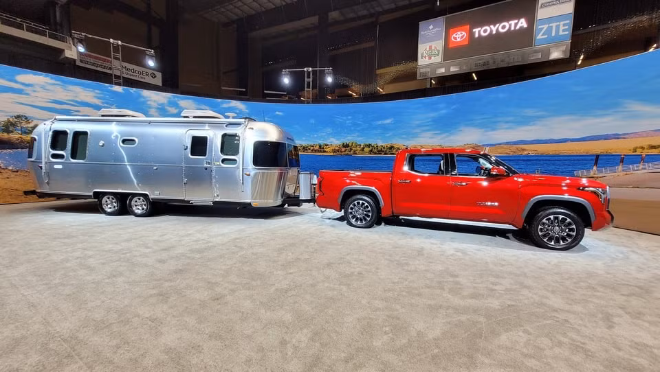 toyota tundra 2022 ra mat voi 6 bien the canh tranh voi ford f 150 hinh 8