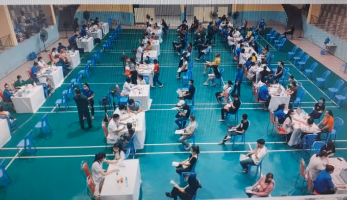quang ninh dat muc tieu hoan thanh tiem mui 2 cho cac doi tuong du dieu kien vao cuoi nam 2021 hinh 2