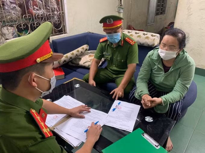 bat doi tuong co tien an van tiep tuc trom 20 cay vang hinh 1