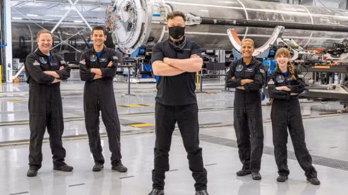 ty phu elon musk mia mai tong thong biden sau chuyen du hanh lich su hinh 1