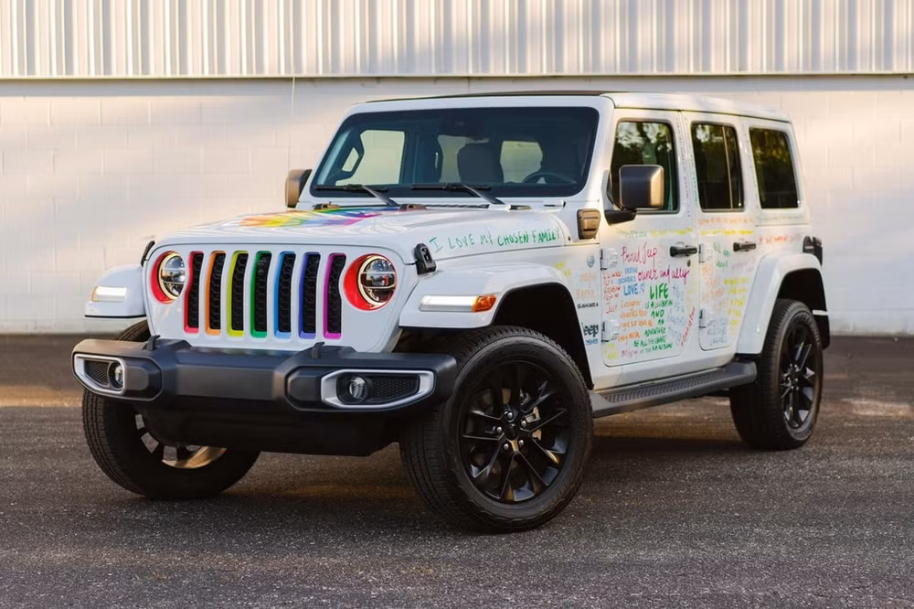 jeep wrangler co them phien ban mau dac biet theo chu de lgbtq hinh 1