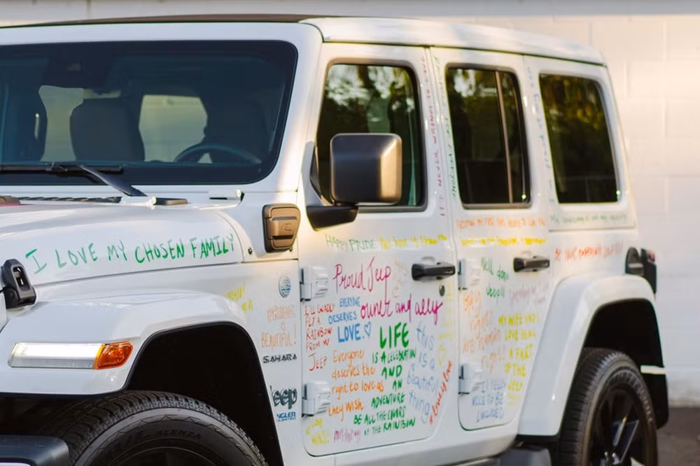 jeep wrangler co them phien ban mau dac biet theo chu de lgbtq hinh 3
