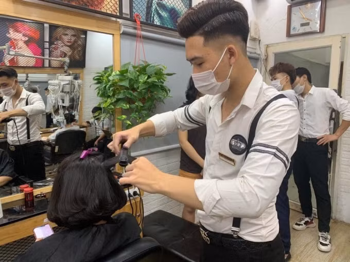 tu 6h sang 21 9 ha noi gian cach xa hoi theo chi thi 15 mo lai nhieu dich vu hinh 2