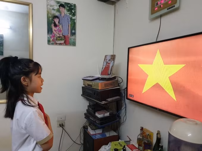 hinh anh an tuong ve le khai giang truc tuyen cua hoc sinh ha noi hinh 4