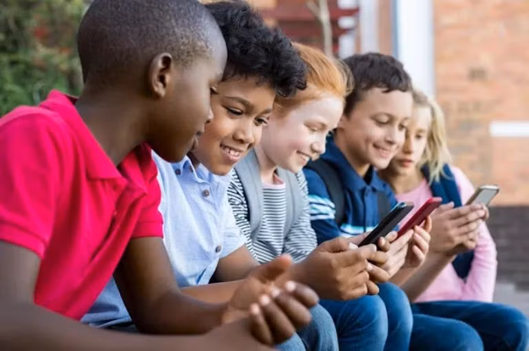 facebook tam dung viec ra mat phien ban instagram kids danh rieng cho tre em hinh 1