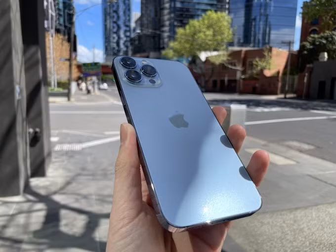 boc tem iphone 13 pro max mo ban som nhat tren the gioi hinh 5