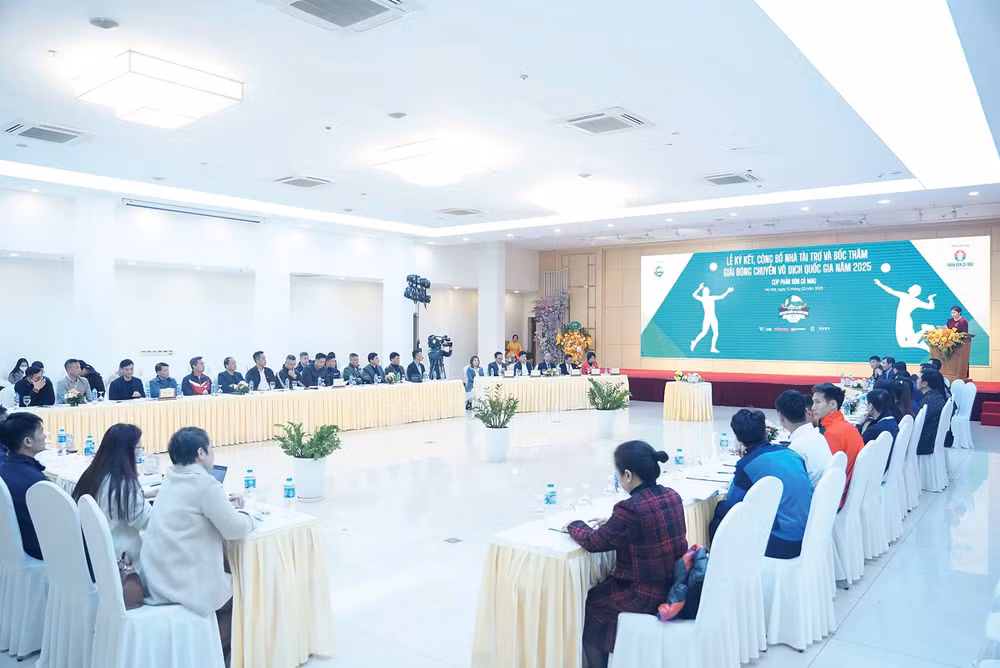 phan bon ca mau nha tai tro kim cuong giai bong chuyen vo dich quoc gia 2025 hinh 1