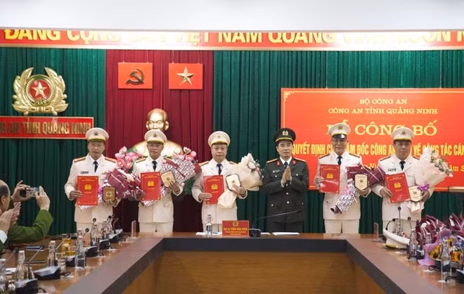 quang ninh co 10 lanh dao cong an cap phong va tuong duong xin nghi cong tac truoc thoi han hinh 1
