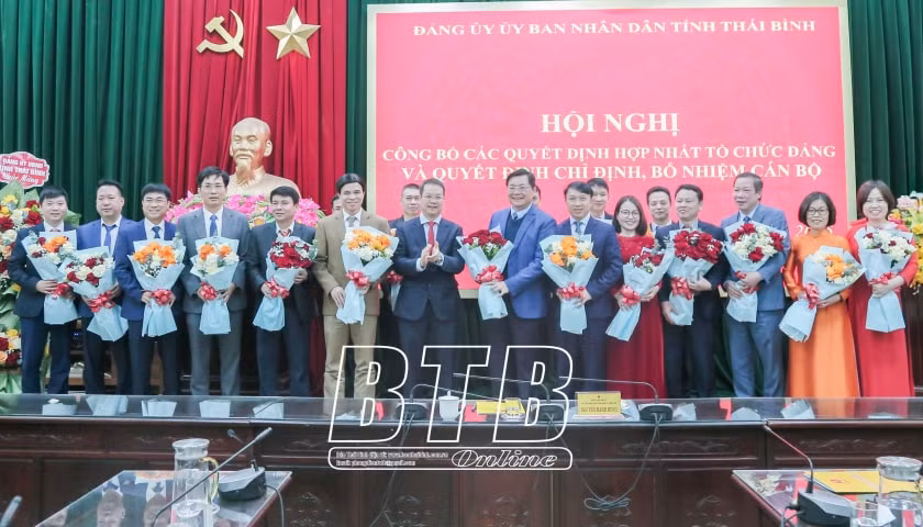 thai binh cong bo cac quyet dinh hop nhat to chuc dang va chi dinh bo nhiem loat can bo hinh 1