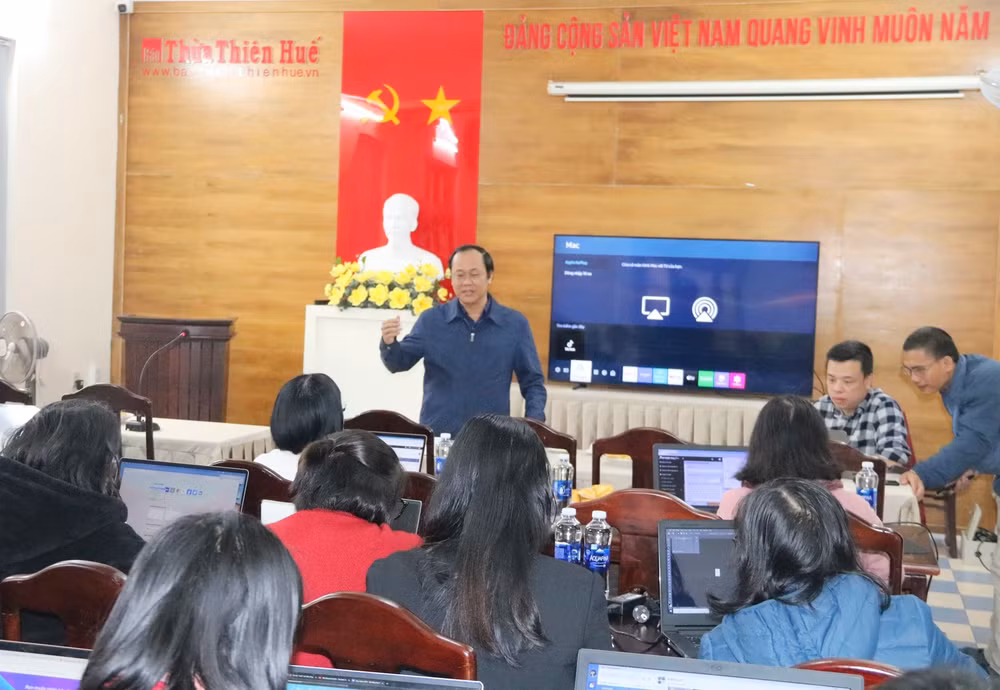 bao hue ngay nay tap huan nang cao ky nanglambaohien dai cho phong vien hinh 1