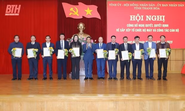thanh hoa cong bo quyet dinh bo nhiem nhieu giam doc so hinh 1