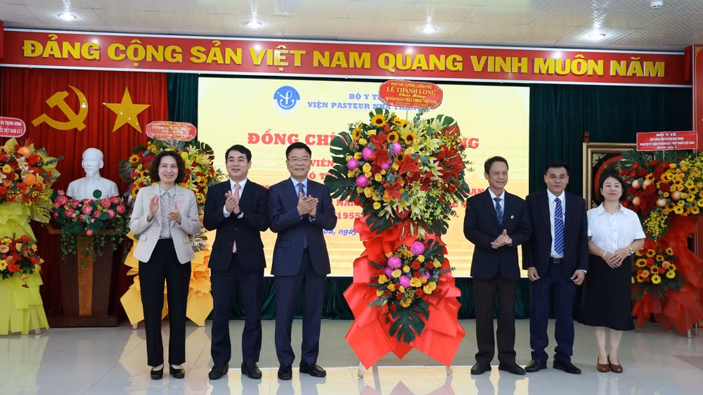 pho thu tuong le thanh long danh it nhat 30 ngan sach y te cho y te du phong hinh 1