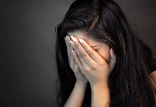 thieu nu an do to cao bi gan 60 nguoi lam dung tinh duc suot 5 nam hinh 1