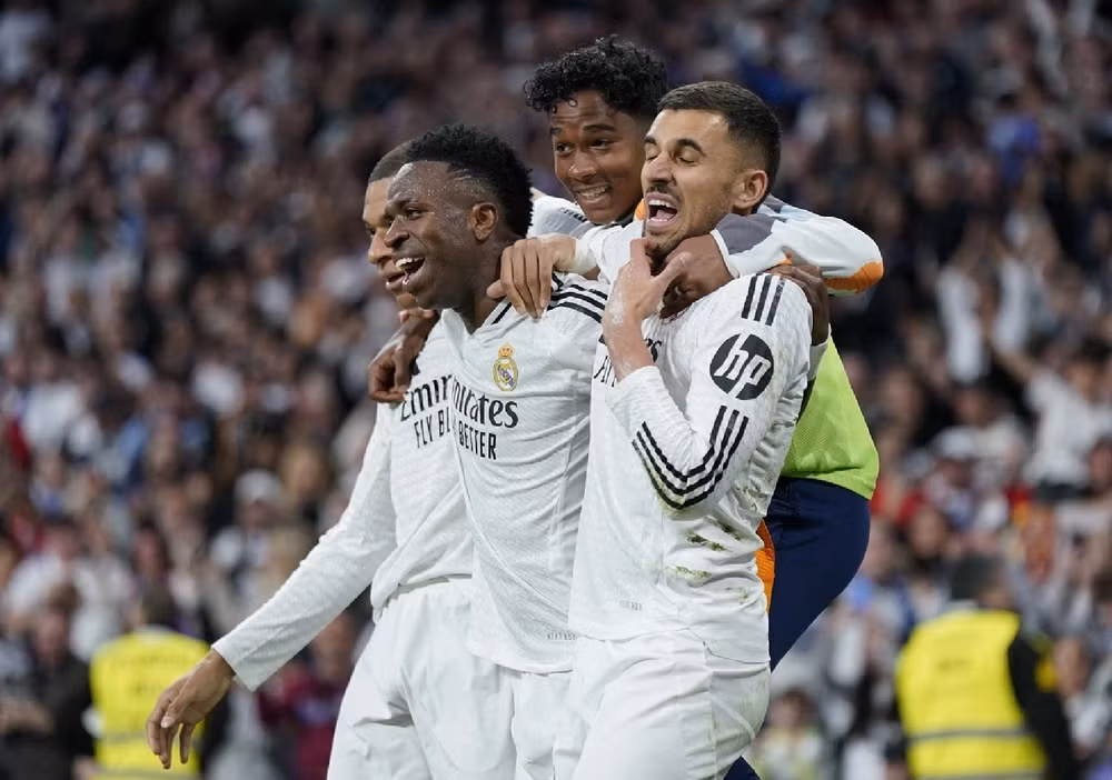 luka modric ghi sieu pham real madrid quat nga girona tai vong 25 la liga hinh 1