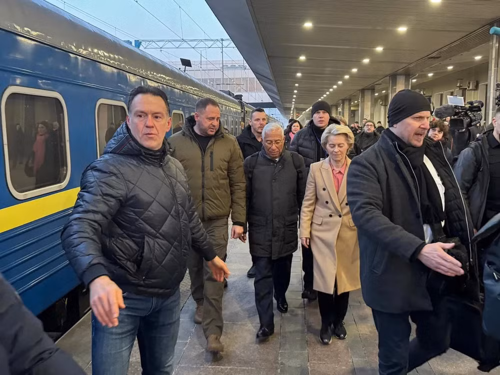xung dot nga ukraine tron 3 nam cac lanh dao eu den tiep suc cho kiev hinh 1