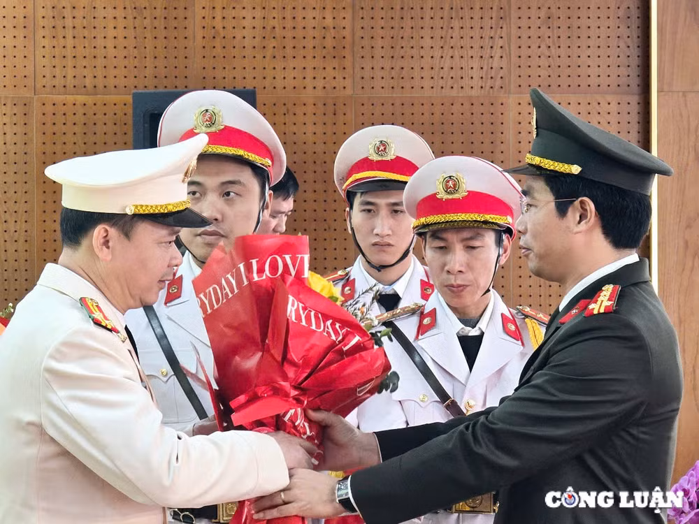 quang ninh chinh thuc giai the cong an huyen thi xa thanh pho hinh 5