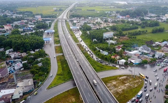 binh dinh 5 nha thau canh tranh goi thau hon 50 ty thuoc du an trai tham nhua tuyen duong bac nam va duong dong tay hinh 1