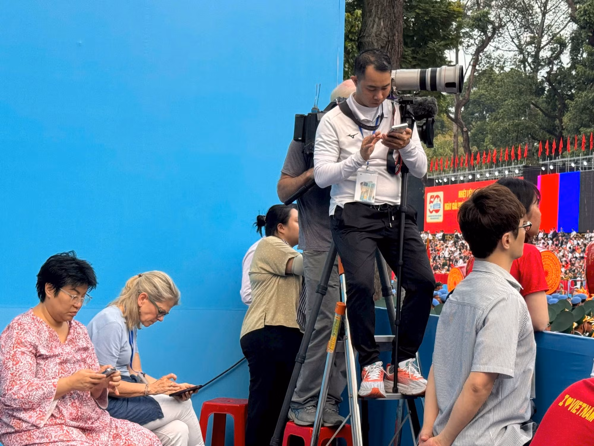 binh-chung-bao-chi-12.jpg