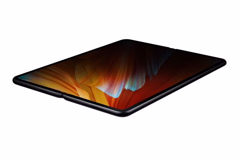 Smartphone dạng gập Mi MIX Fold. Ảnh: Xiaomi