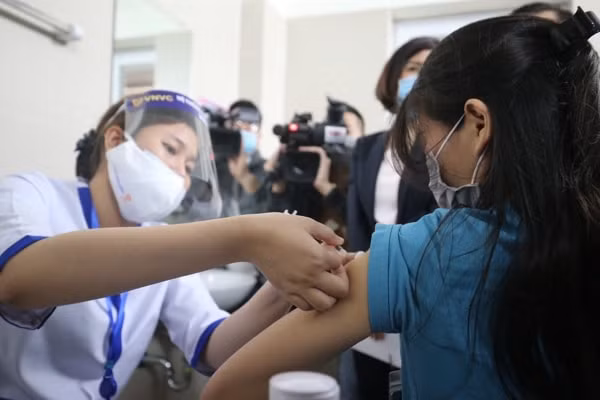 Ngày 30/3, Việt Nam có thêm 1.840 người được tiêm chủng vaccine COVID-19