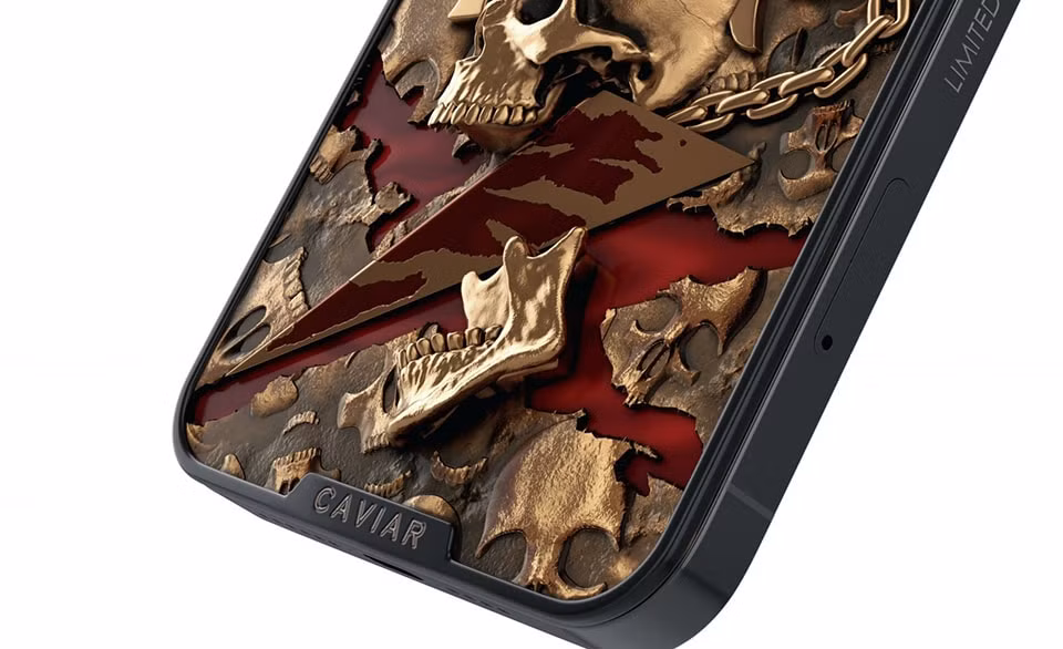 iPhone 12 Pro và iPhone 12 Pro Max được hãng độ Caviar thay đổi diện mạo mới. Ảnh: Caviar