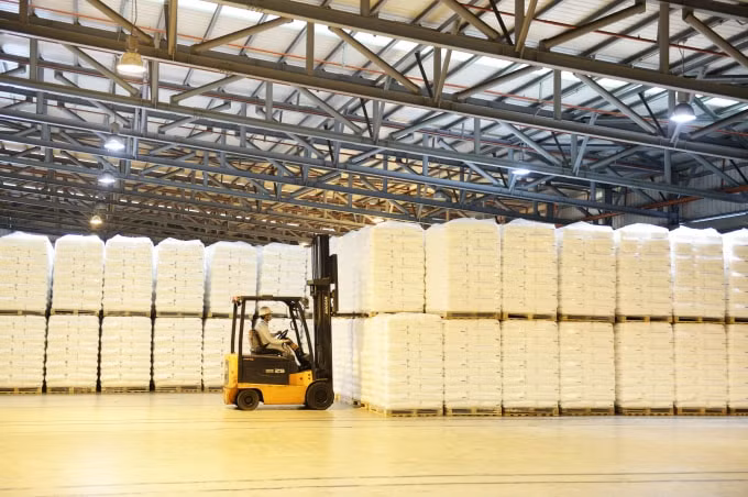 BSR kỳ vọng kết quả sản xuất kinh doanh năm 2021 sẽ tăng trưởng mạnh so với năm 2020. Ảnh: BSR xuất bán sản phẩm hạt nhựa mới T3050