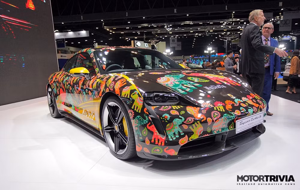 Xe điện Porsche Taycan bản đặc biệt ra mắt tại Triển lãm BIMS 2021. Ảnh: Motortrivia