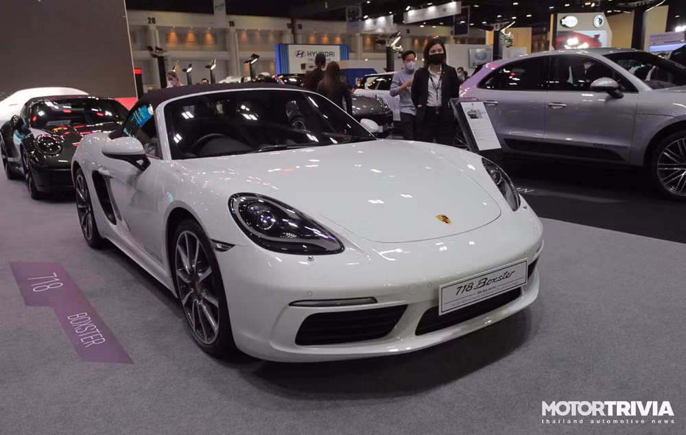 Xe điện Porsche Taycan bản đặc biệt ra mắt tại Triển lãm BIMS 2021. Ảnh: Motortrivia