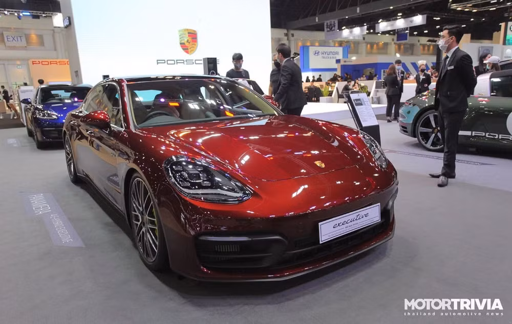 Xe điện Porsche Taycan bản đặc biệt ra mắt tại Triển lãm BIMS 2021. Ảnh: Motortrivia