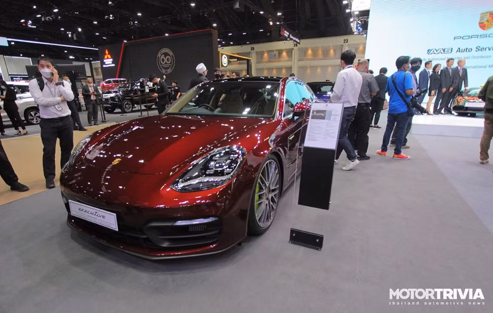 Xe điện Porsche Taycan bản đặc biệt ra mắt tại Triển lãm BIMS 2021. Ảnh: Motortrivia