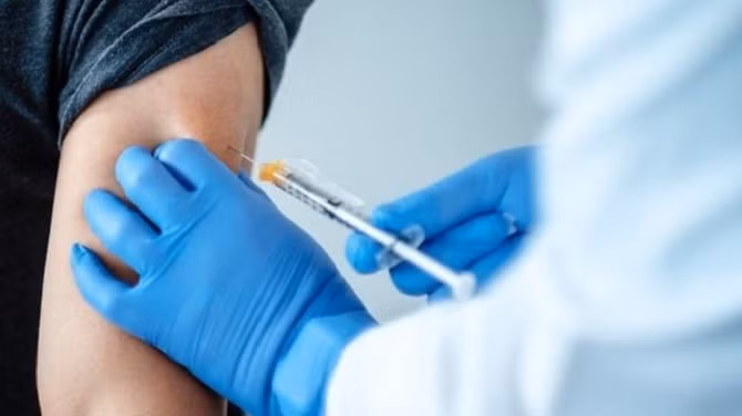 Chỉ đi tiêm vaccine phòng COVID-19 tại các cơ sở y tế, điểm tiêm chủng được Bộ Y tế cấp phép.