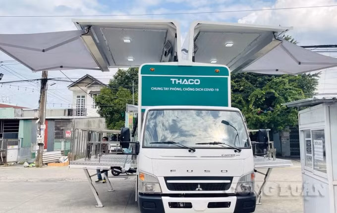 Phương tiện phục vụ tiêm chủng lưu động tại Đồng Nai.
